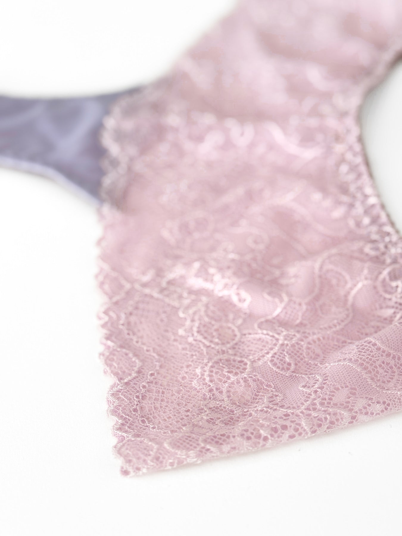 Miss Primrose hipster string