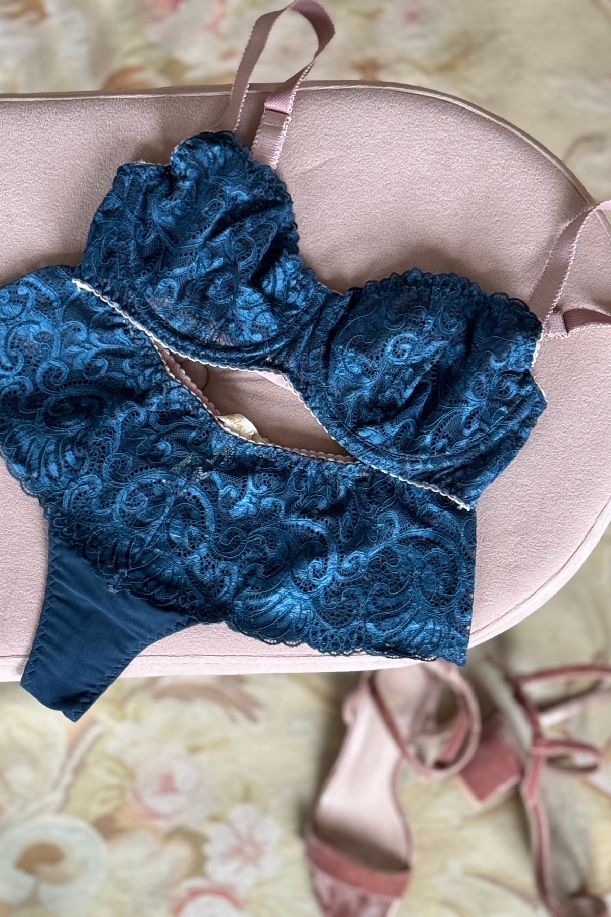 Miss Betty hipster string