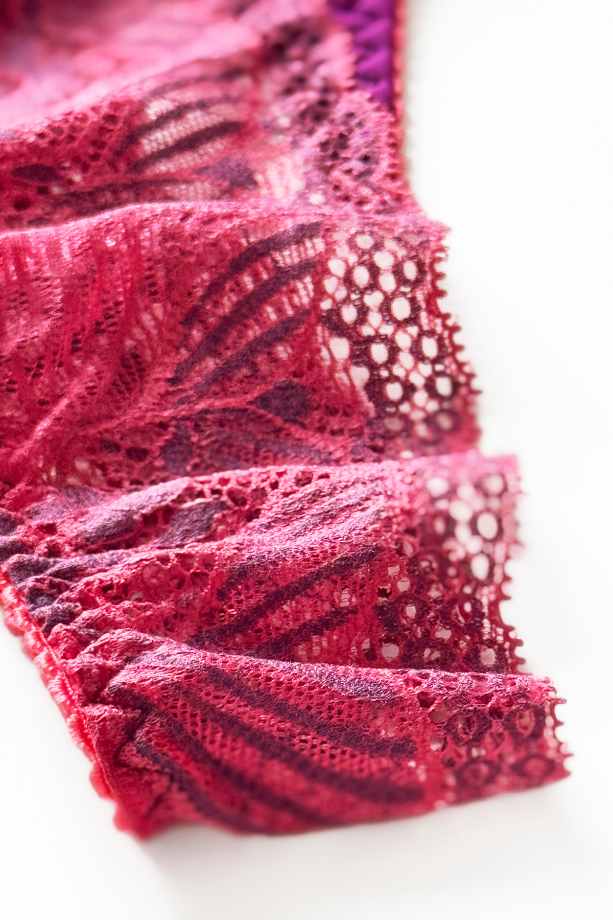 Miss Ivy string trusse