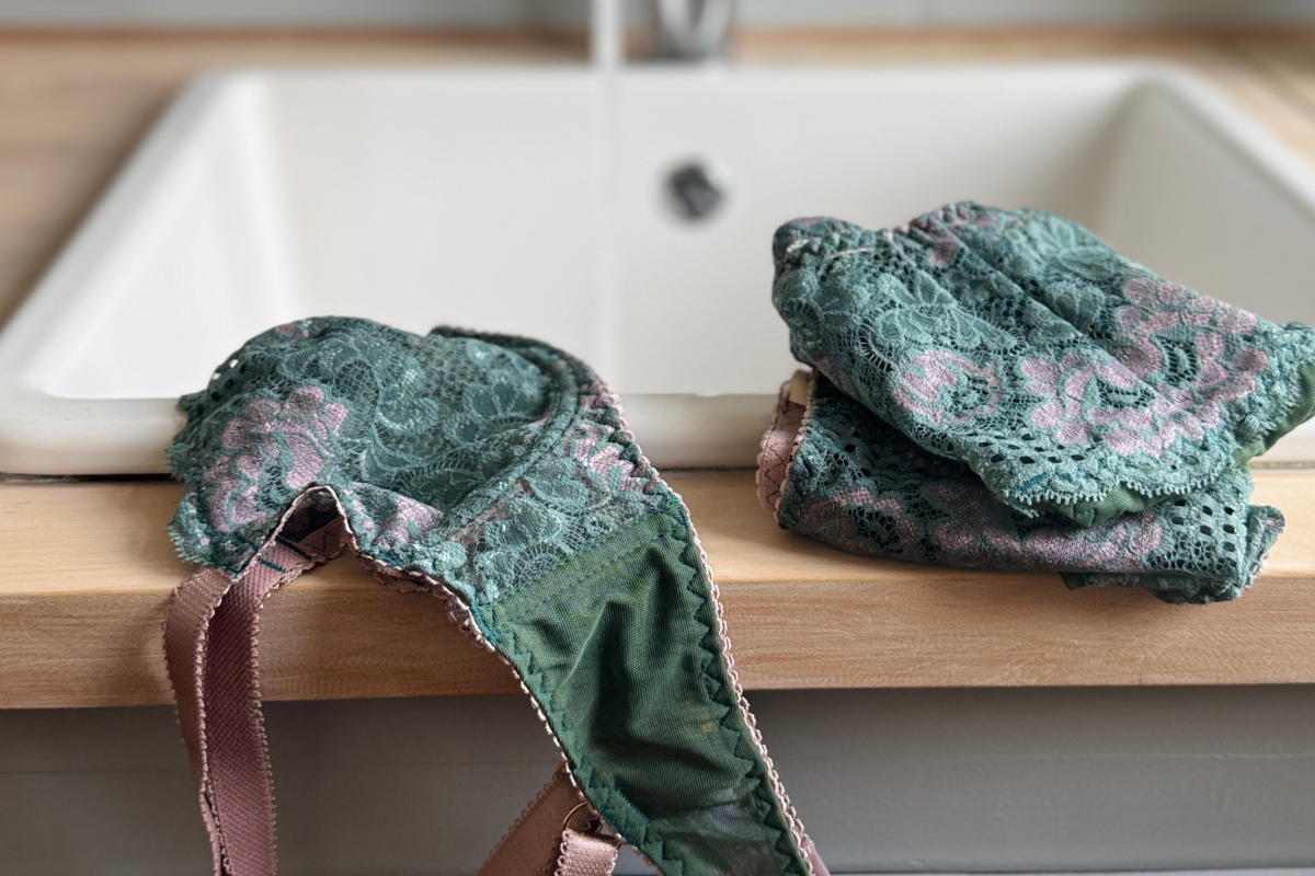 Lingeri vask og pleje: Viola Skys ultimative guide