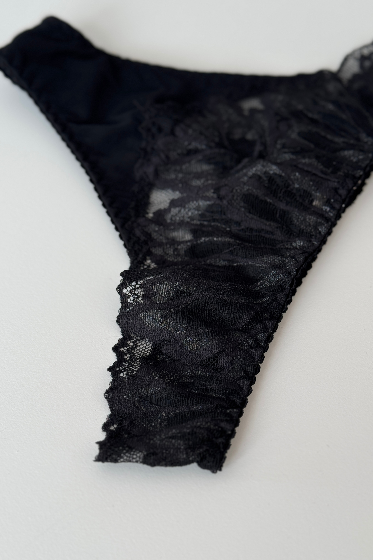 Miss Madeleine string trusse