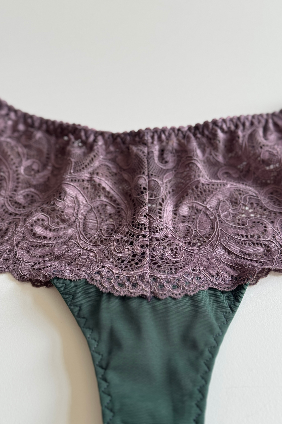 Miss Poppy hipster string