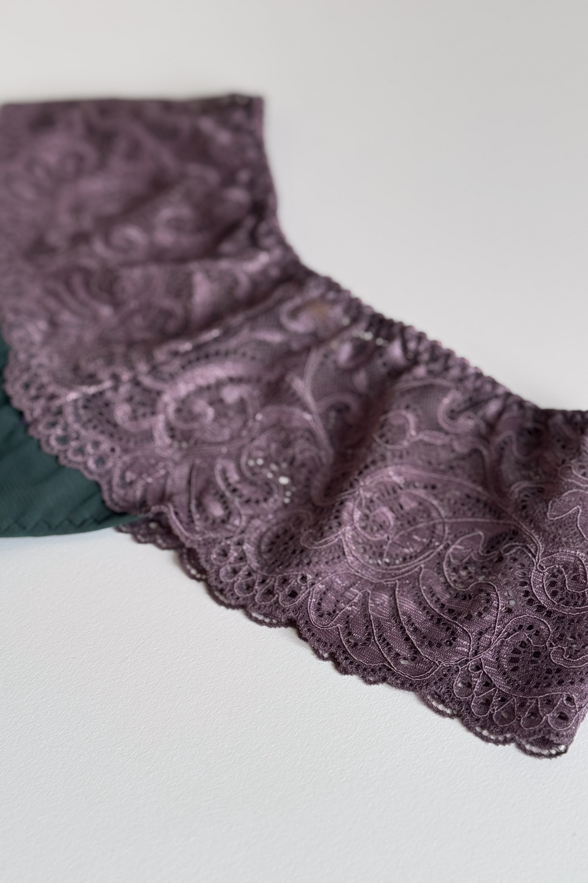 Miss Poppy hipster string